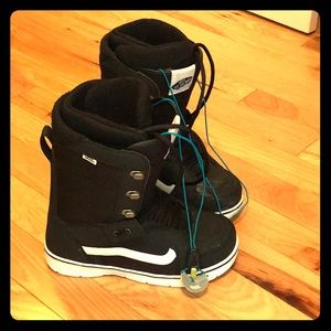 Vans snowboarding boots